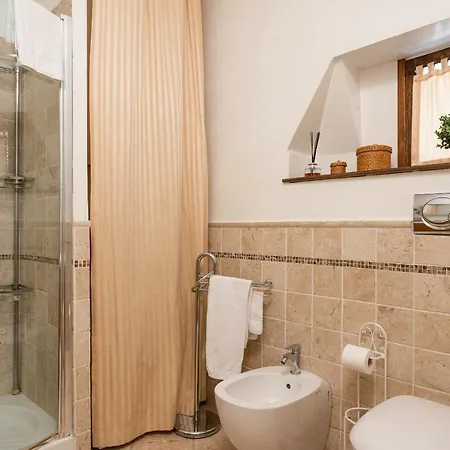 Via Di San Martino Ai Monti Rom